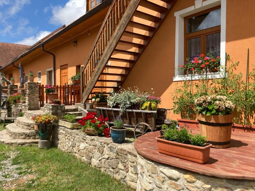 Apartman Pod Sribrnou Horou Lhenice Bagian luar foto
