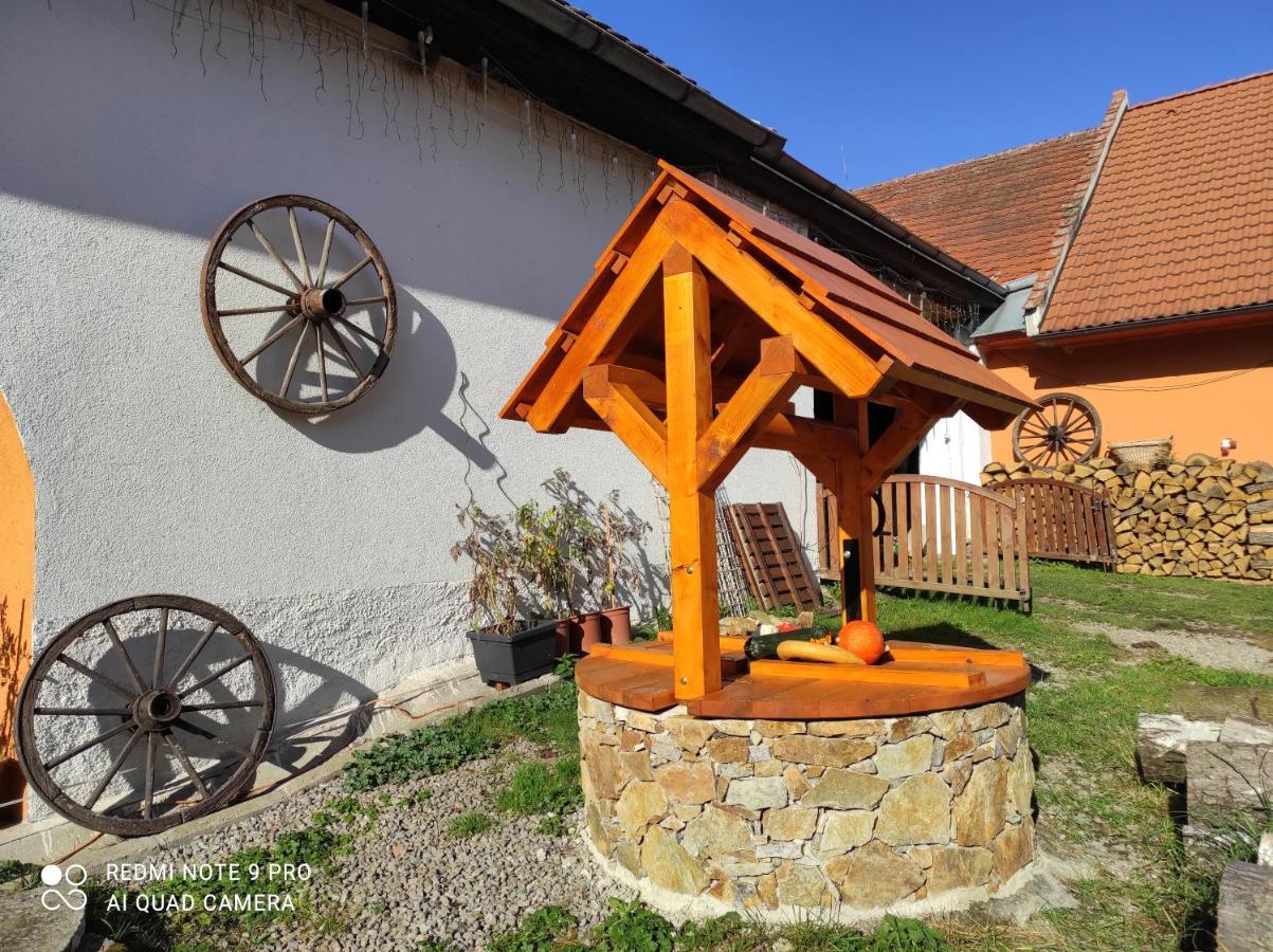 Apartman Pod Sribrnou Horou Lhenice Bagian luar foto